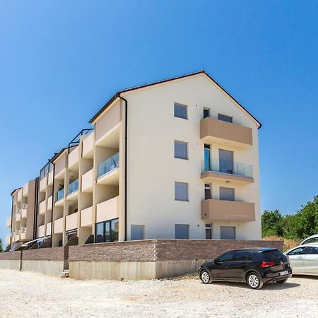 Apartment Eden Медулин Екстериор снимка
